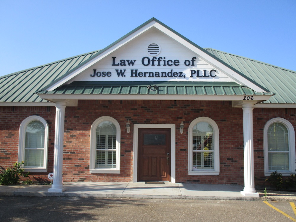 law office of jose hernandez sign