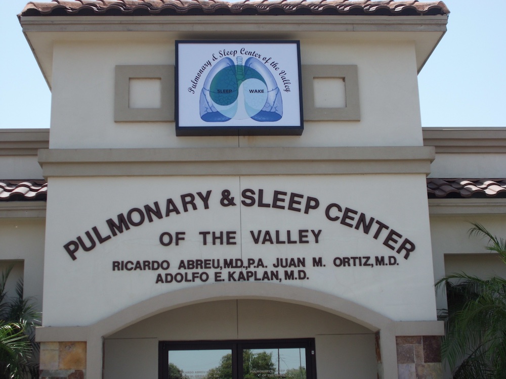 pulmonary & sleep center sign
